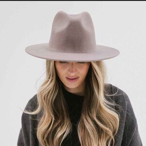 GIGI PIP WES TALL FEDORA HAT LIGHT GREY SIZE 57 SM with VEGAN LEATHER WRAP BAND